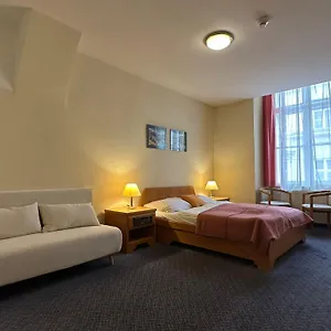 Very Central Apartments, 5 Min To City Center, No Reception 3* Viena